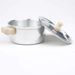 Henkeltopf aus Aluminium mit Holzgriff