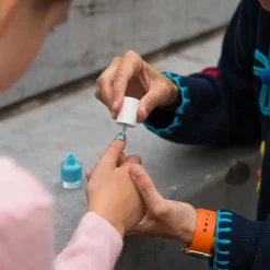 Nagellack eisblau abziehbar