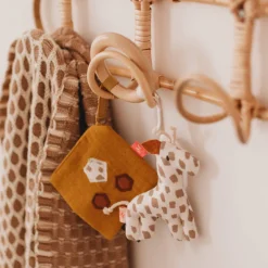 Beißring mit Giraffe und Knistertuch