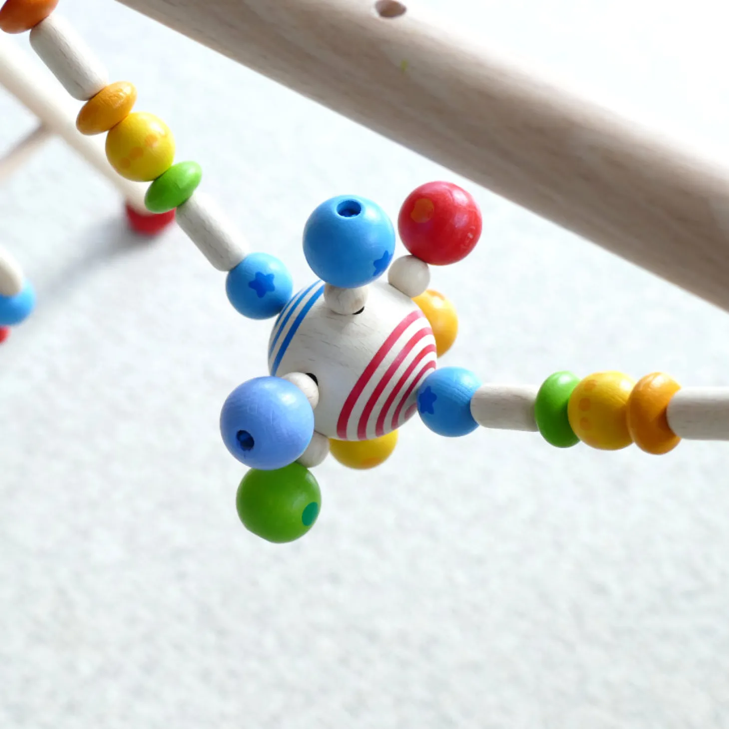 Spieltrapez Holz Regenbogen