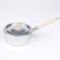 Stieltopf aus Aluminium mit Holzgriff